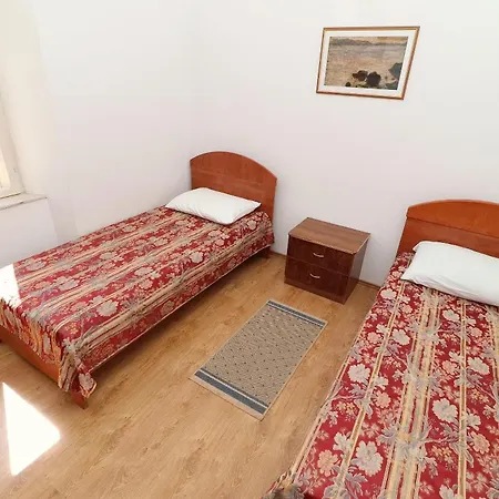 Lepur Apartamento Slano